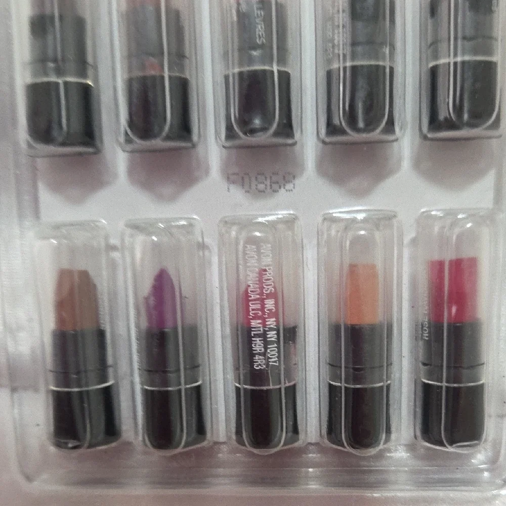 3 pkg of 10 Avon Travel Lipstick Collection - Bold Reds and Pinks